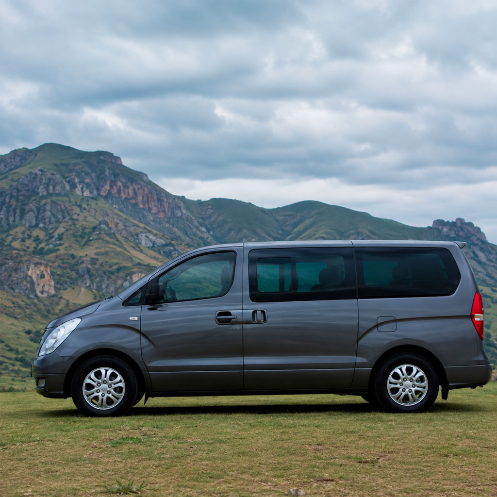 car & minivan rental in Baku with unlimited mileage
