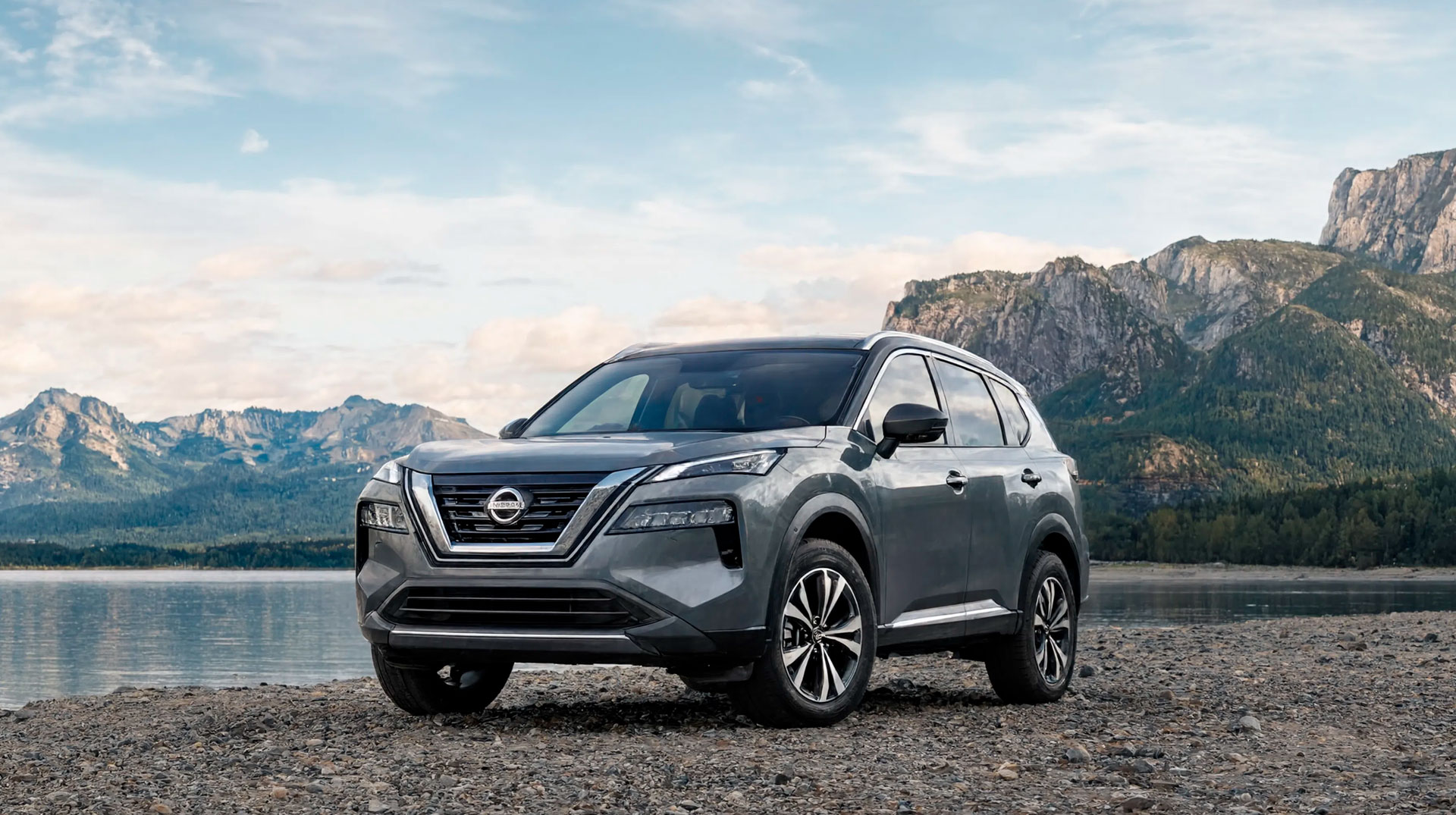 Rent Nissan Rogue in Baku